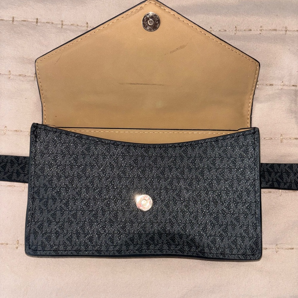 Michael Kors Black Patterned Leather Crossbody Belt Bag - Picture 5 of 6